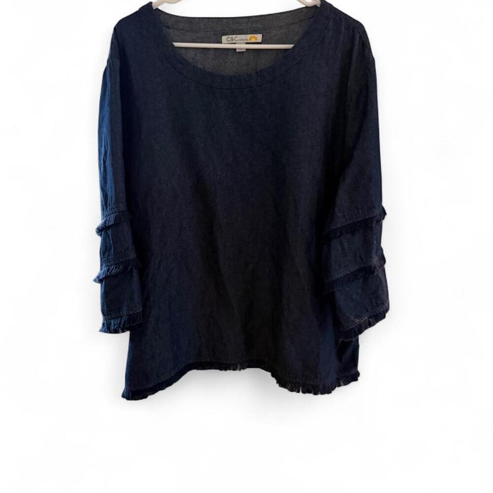 Navy blue C&C California blouse with ruffled sleeves, size 3X #candc #ruffles